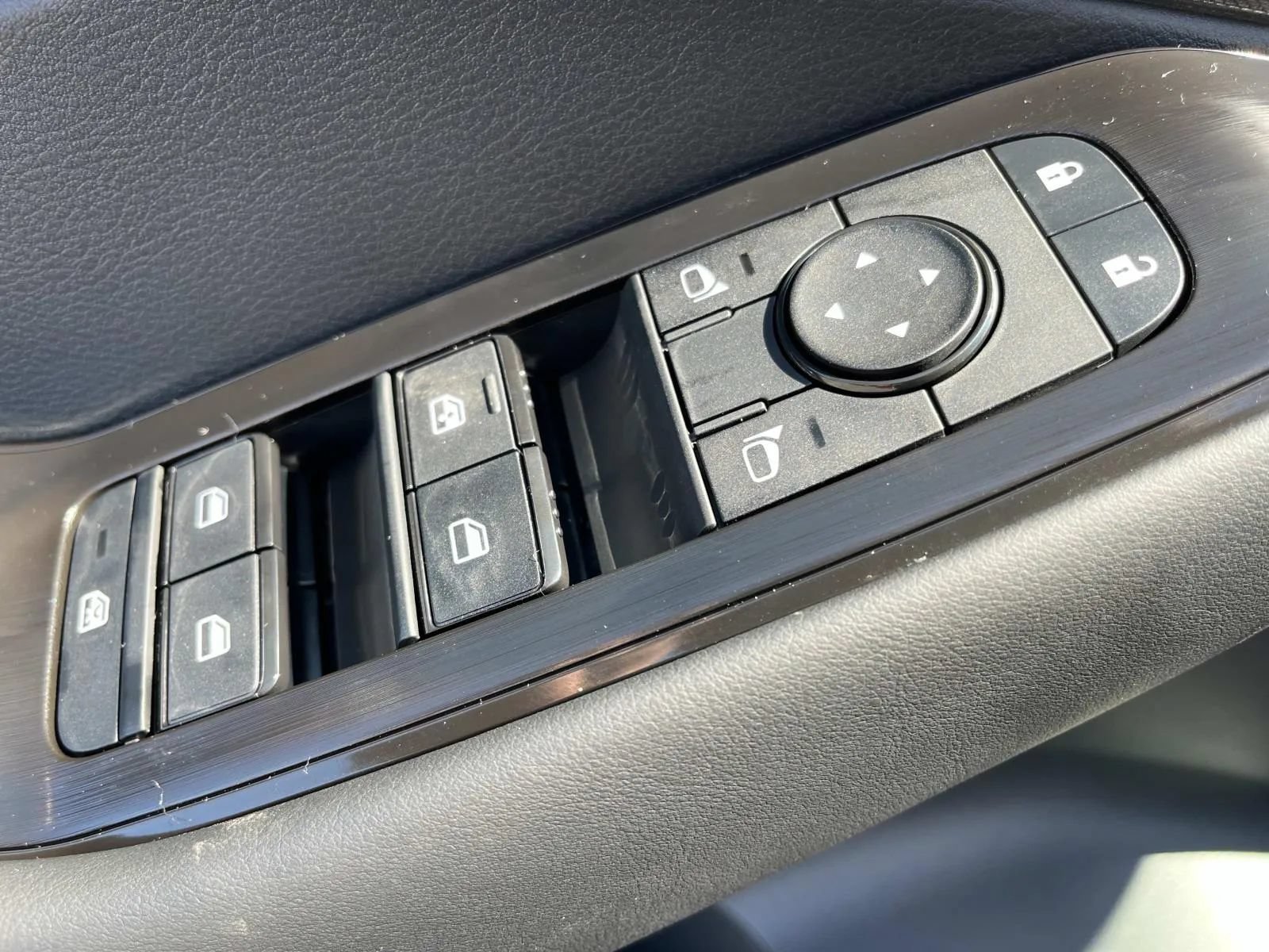 New 2026 Nissan Rogue S FWD image 23