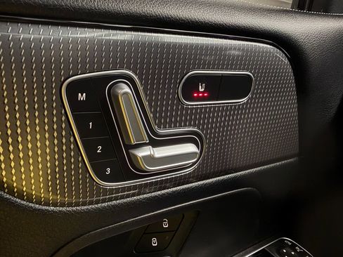 Used 2020 Mercedes-Benz GLB 250 image 14