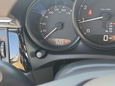 Used 2025 Porsche Macan image 18