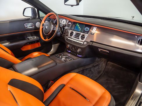 Used 2018 Rolls-Royce Dawn RWD image 39