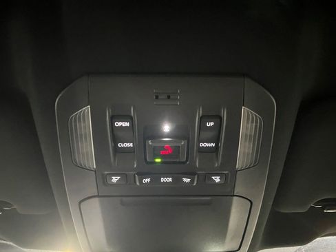 Used 2023 Toyota Highlander XSE AWD/4WD image 35