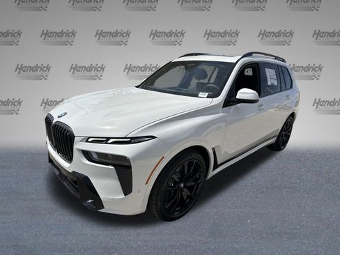 Certified 2025 BMW X7 xDrive40i w/ M Sport Package image 5
