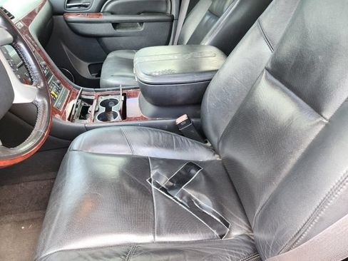 Used 2011 Cadillac Escalade Luxury AWD/4WD image 54