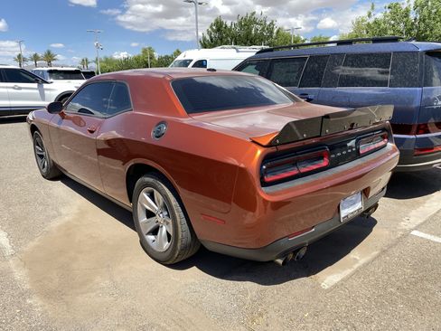 Used 2021 Dodge Challenger SXT w/ Driver Convenience Group RWD image 4