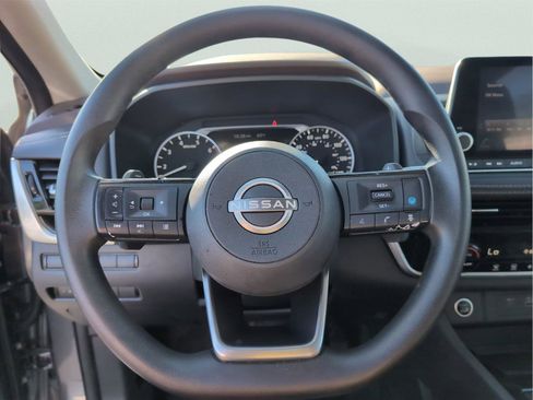 Used 2023 Nissan Rogue SV image 23