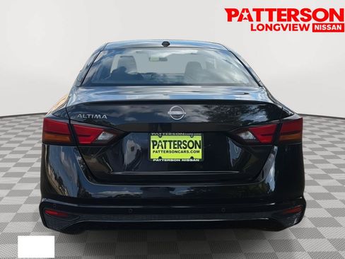 Used 2025 Nissan Altima 2.5 SV FWD image 3