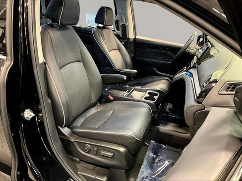 Used 2025 Honda Odyssey Elite image 30