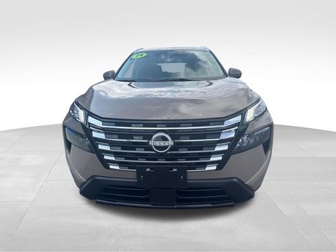 Used 2024 Nissan Rogue SV w/ SV Premium Package FWD image 9