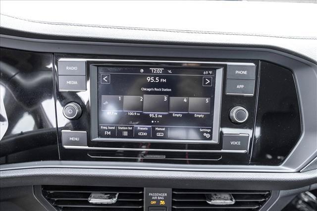 Used 2024 Volkswagen Jetta SE FWD image 15