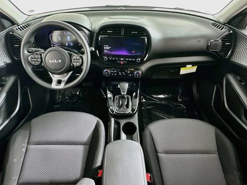 Used 2023 Kia Soul S FWD image 12