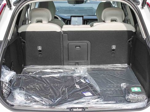New 2026 Volvo XC60 T8 Ultra w/ Protection Package Premier AWD/4WD image 13
