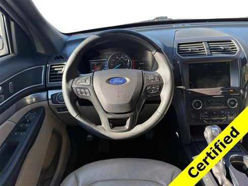 Used 2018 Ford Explorer XLT w/ Equipment Group 202A image 12