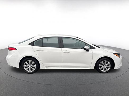 Used 2025 Toyota Corolla LE FWD image 12