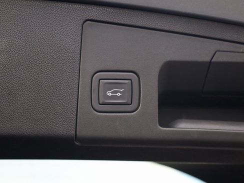 Used 2024 Cadillac XT4 Premium Luxury w/ Cold Weather Package image 33