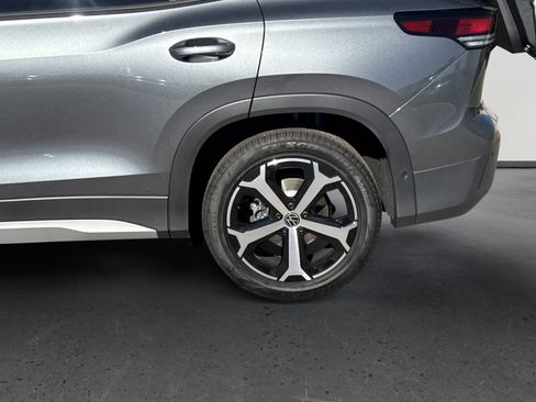 New 2026 Volkswagen Tiguan SE image 9