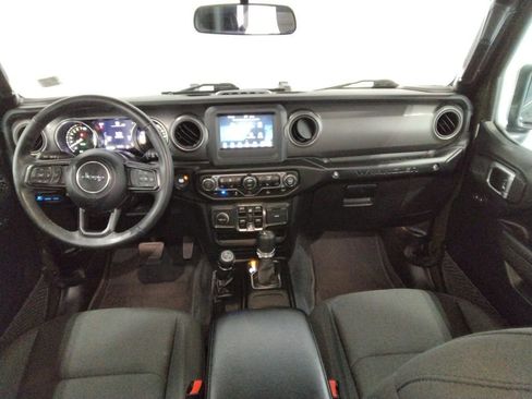 Used 2023 Jeep Wrangler Unlimited w/ Cold Weather Group image 36