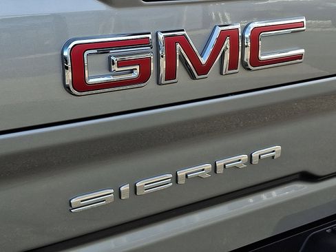 Certified 2025 GMC Sierra 2500 SLT w/ SLT Convenience Package image 35