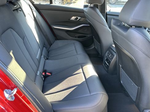 Used 2021 BMW 330i xDrive Sedan AWD/4WD image 17