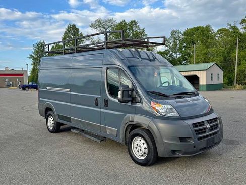 Used 2018 RAM ProMaster 2500 FWD image 1