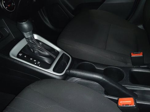 Used 2021 Hyundai Venue SE image 26