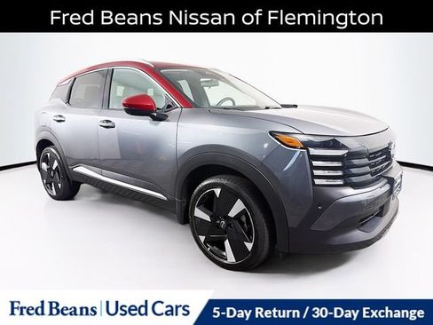 Certified 2025 Nissan Kicks SR w/ SR Premium Package AWD/4WD image 1