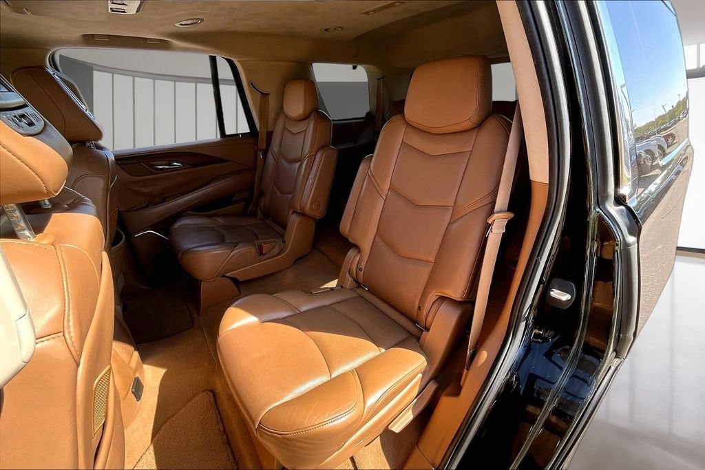 Used 2015 Cadillac Escalade Platinum AWD/4WD image 27