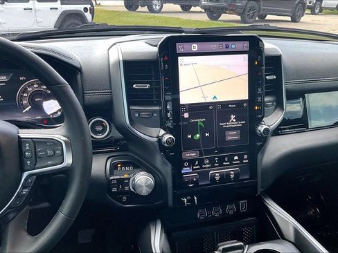 Used 2025 RAM 1500 Laramie AWD/4WD image 6