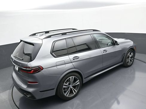 Used 2026 BMW X7 xDrive40i w/ M Sport Package AWD/4WD image 37