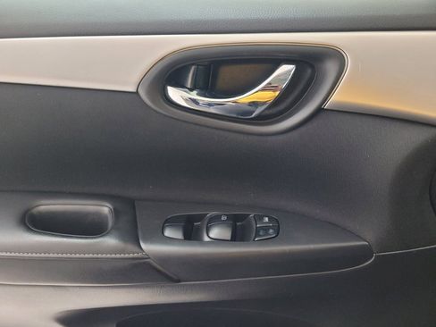 Used 2019 Nissan Sentra S image 27