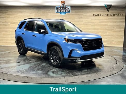 Used 2025 Honda Pilot TrailSport image 1