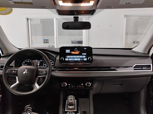 Used 2024 Mitsubishi Outlander SE FWD image 62
