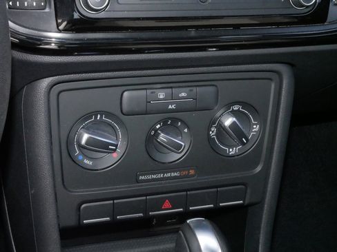 Used 2017 Volkswagen Beetle 1.8T S image 23