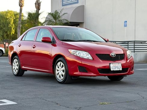 Used 2010 Toyota Corolla LE FWD image 2