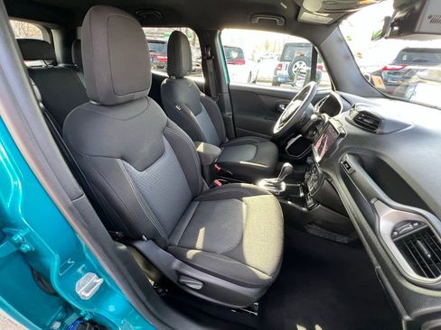 Used 2021 Jeep Renegade Latitude image 28