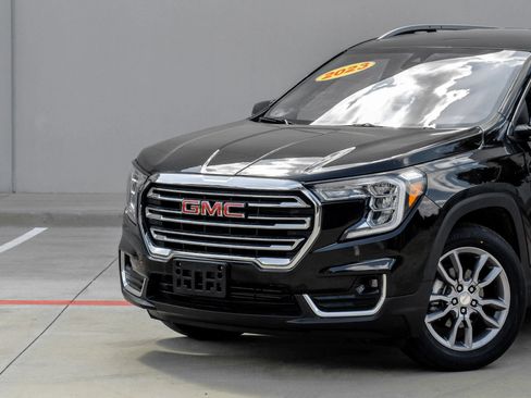 Used 2023 GMC Terrain SLT AWD/4WD image 7