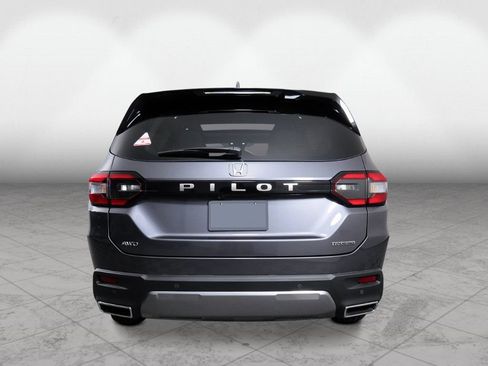 New 2026 Honda Pilot Touring image 4