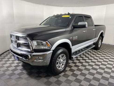 Used 2017 RAM 2500 Laramie w/ Convenience Group AWD/4WD image 11