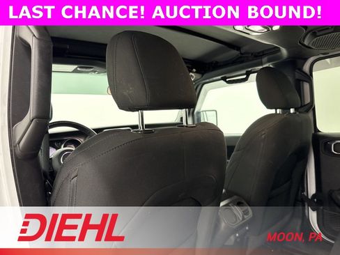 Certified 2021 Jeep Gladiator Willys image 15