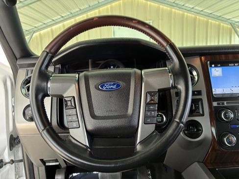 Used 2017 Ford Expedition Platinum RWD image 18