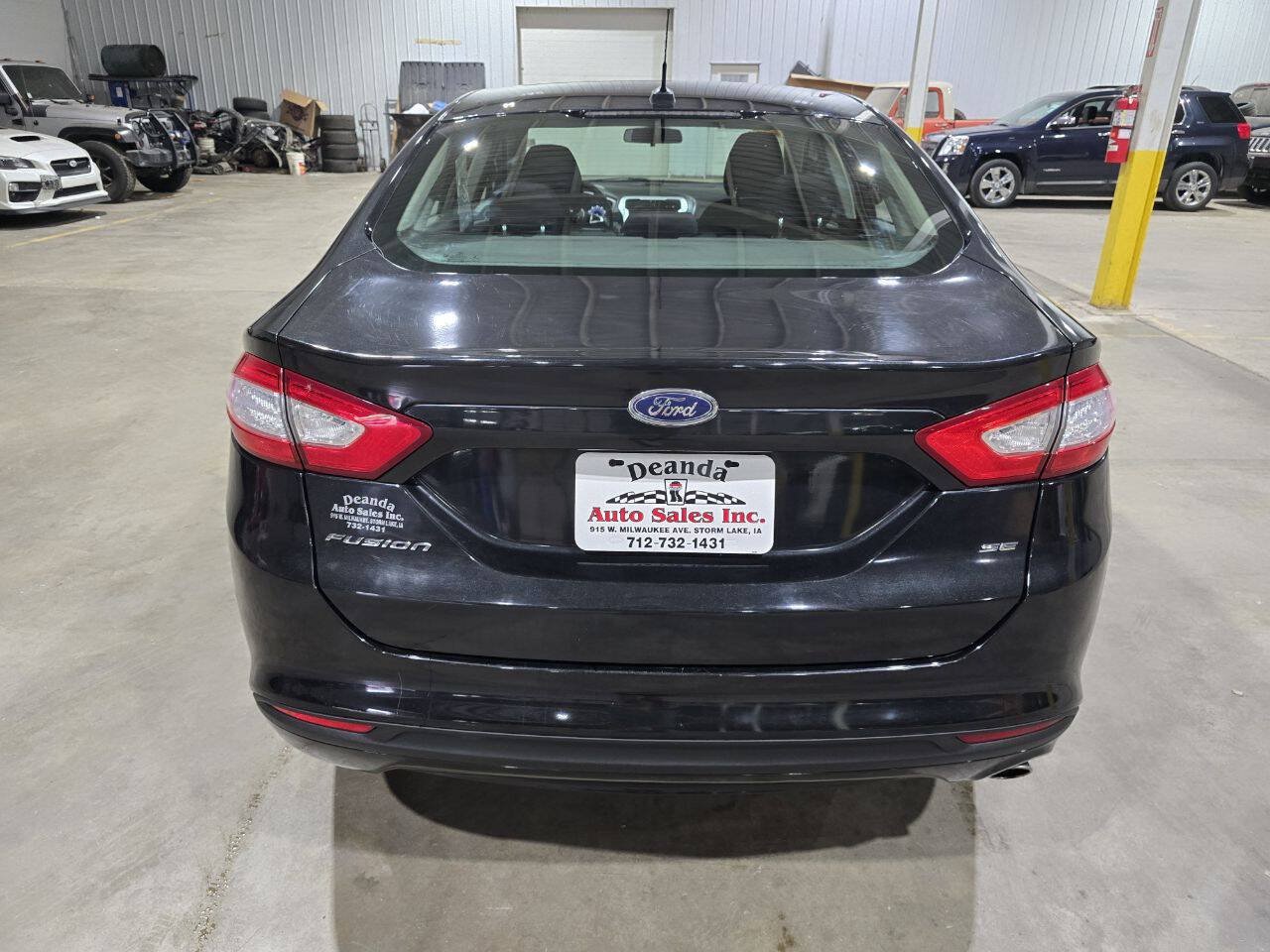 Used 2014 Ford Fusion SE FWD image 10