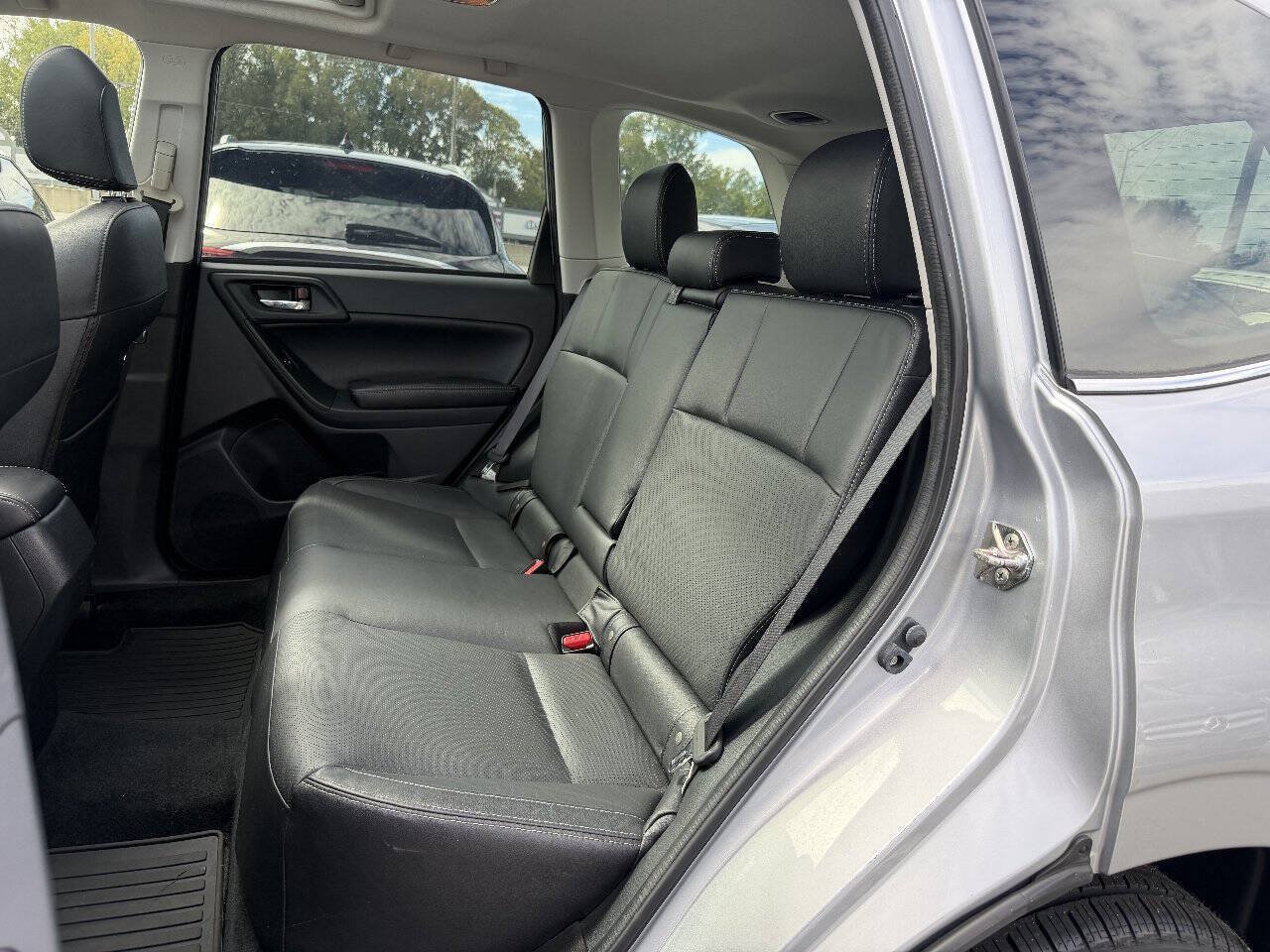Used 2017 Subaru Forester 2.5i Limited w/ Popular Package #1 AWD/4WD image 10