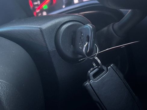 Used 2016 Chevrolet Silverado 1500 Custom w/ Custom Convenience Package image 21