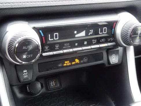 Used 2024 Toyota RAV4 XLE FWD image 27