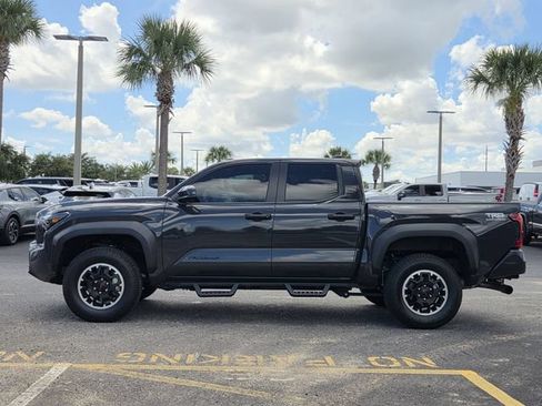 Used 2025 Toyota Tacoma TRD Off-Road AWD/4WD image 3