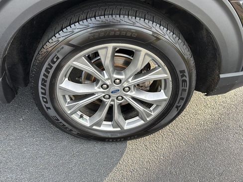 Used 2022 Ford Explorer XLT w/ Equipment Group 202A image 33