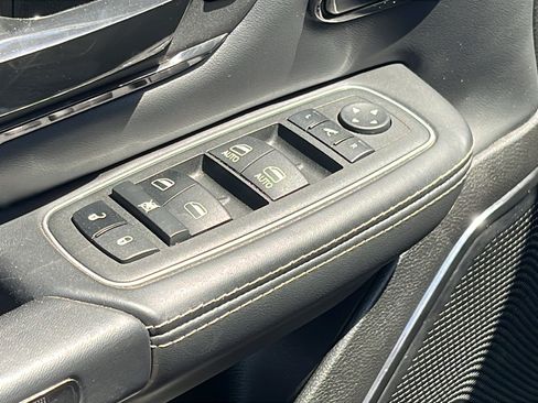 Used 2022 RAM 1500 Limited AWD/4WD image 12