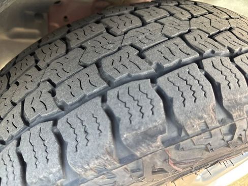 Used 2016 Jeep Cherokee Limited w/ Luxury Group image 19