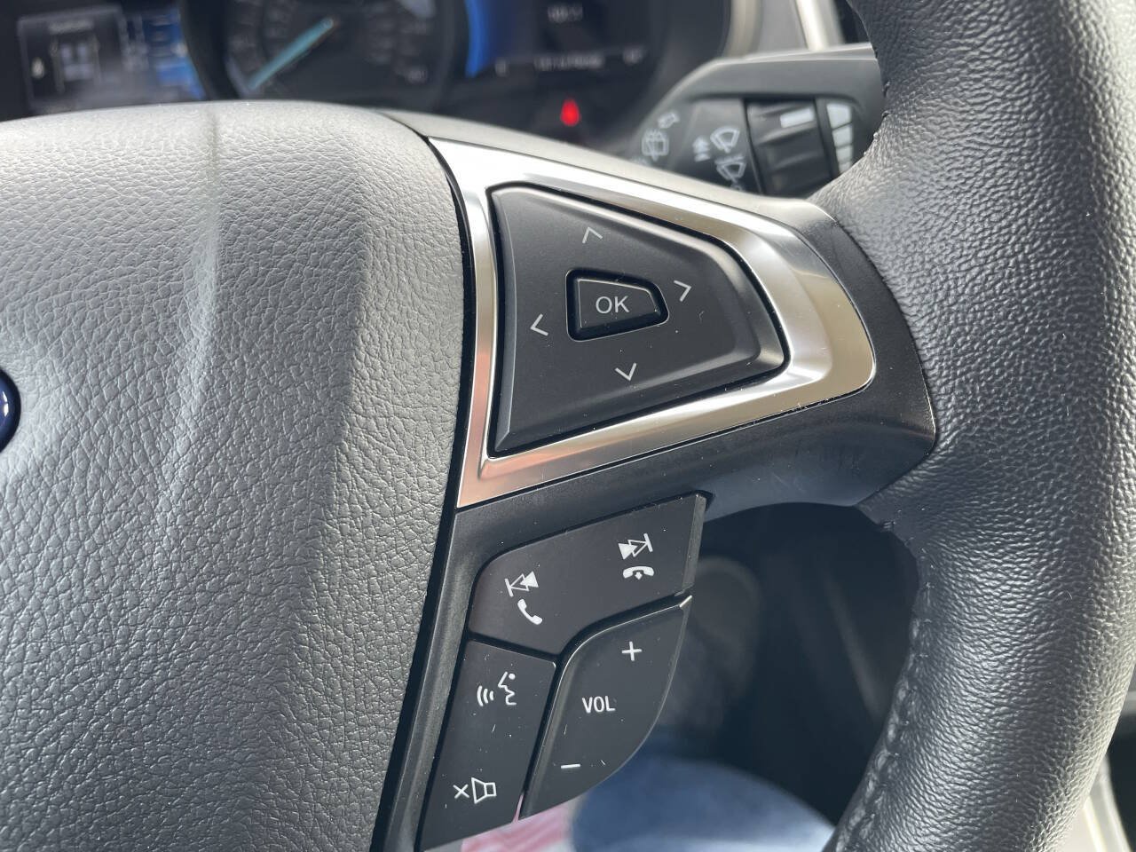 Used 2024 Ford Edge SEL w/ Convenience Package AWD/4WD image 16