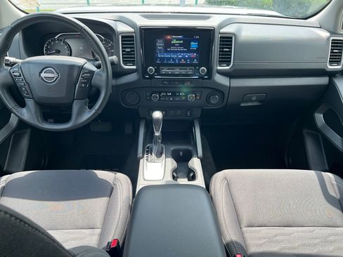 Used 2024 Nissan Frontier SV w/ SV Convenience Package RWD image 18