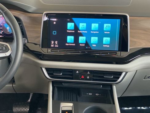Certified 2026 Volkswagen Atlas SE AWD/4WD image 32